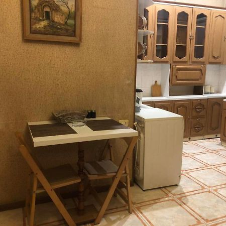 Квартира В Самом Центре Еревана Apartment Luaran gambar