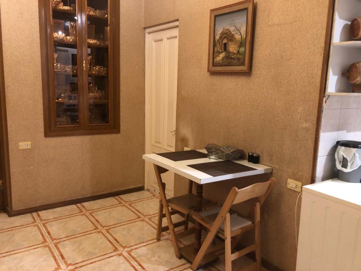 Квартира В Самом Центре Еревана Apartment Luaran gambar