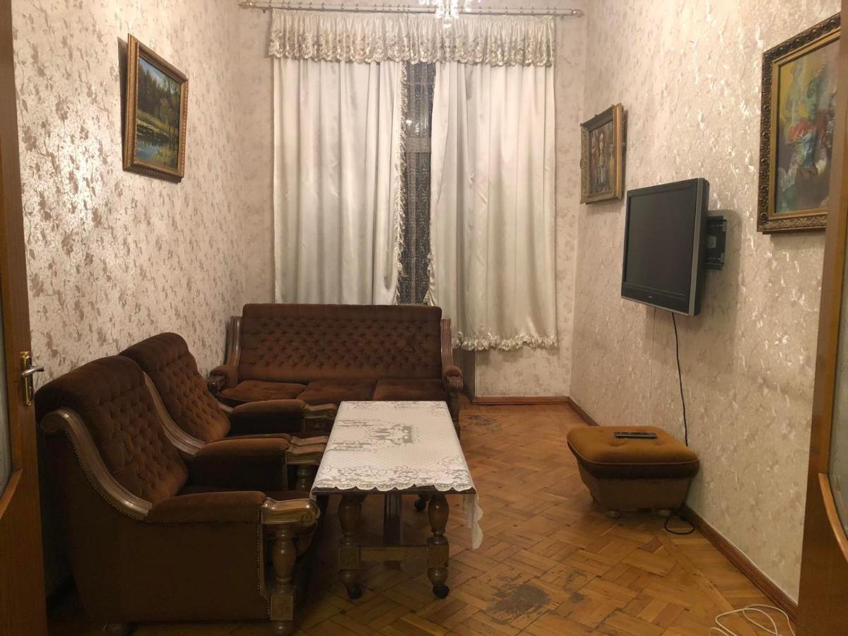 Квартира В Самом Центре Еревана Apartment Luaran gambar