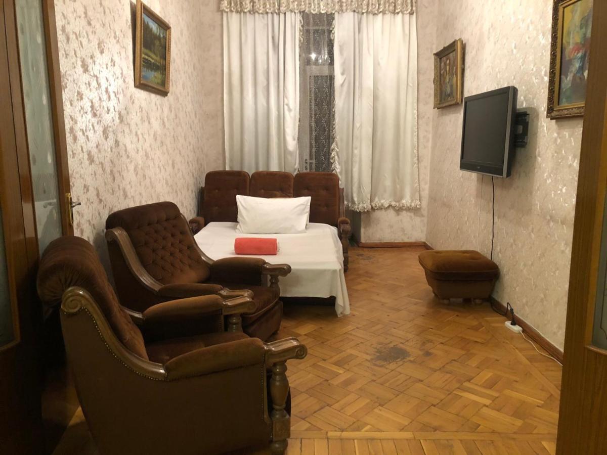 Квартира В Самом Центре Еревана Apartment Luaran gambar
